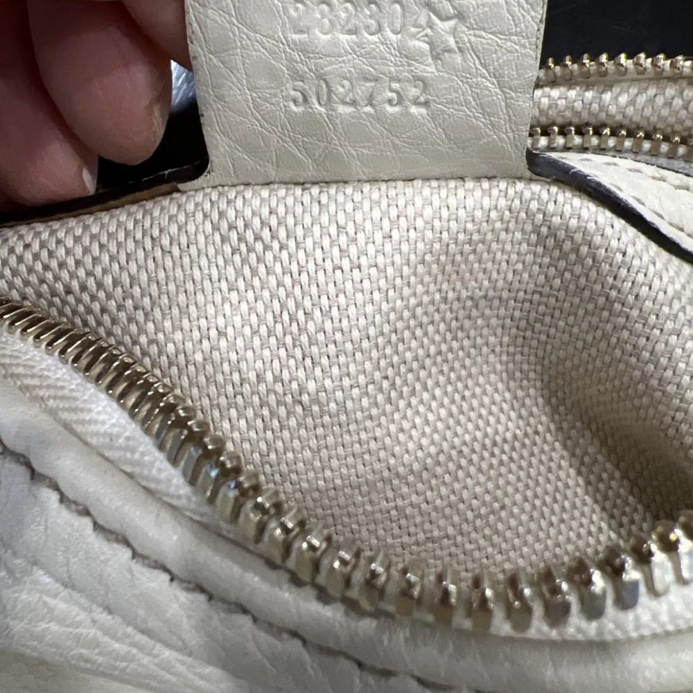 Gucci Leather Soho Large Interlocking GG Logo Hobo Bag In Ivory - Picture 7 of 11